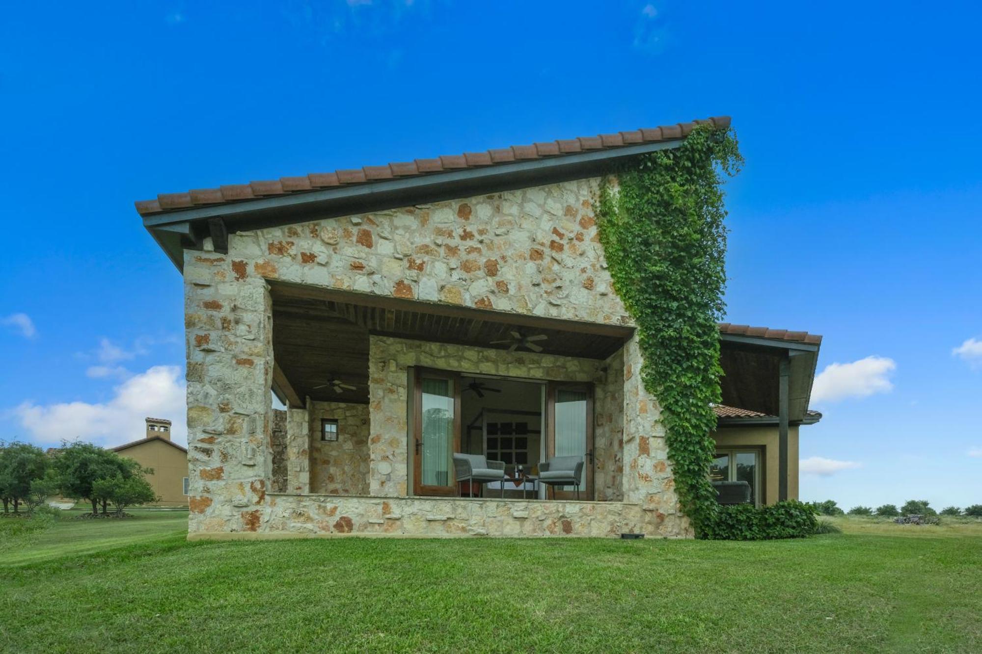 The Vineyard At 3*